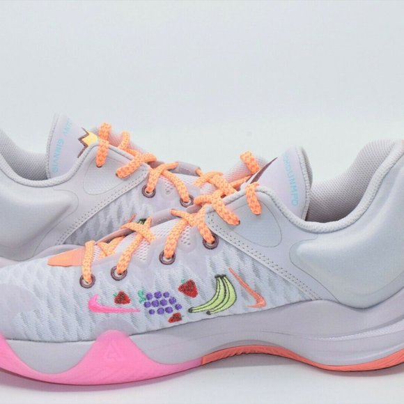 nike giannis immortality force field super smoothie